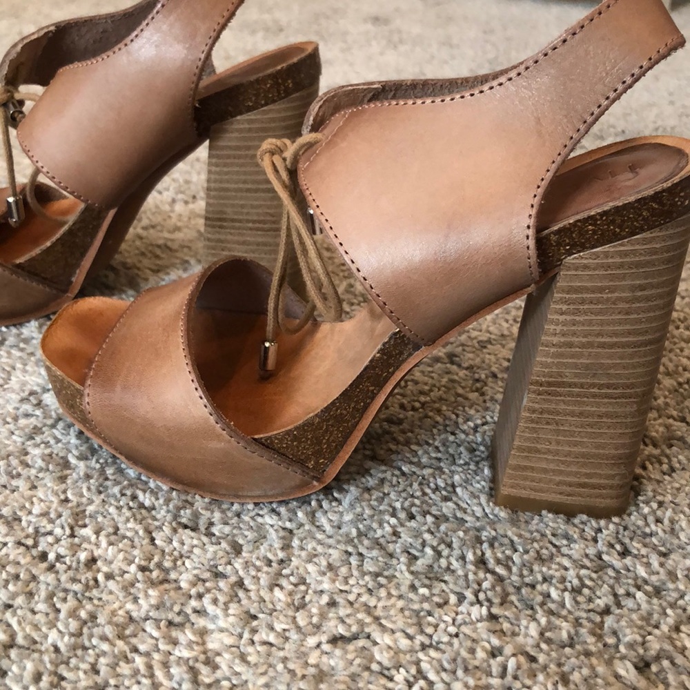 Five Worlds open heels